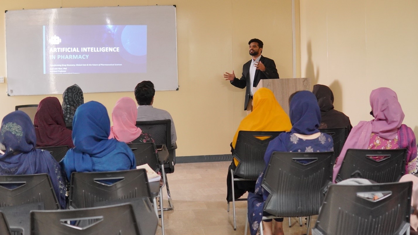 Faculty member delivering a session to students at UOR.